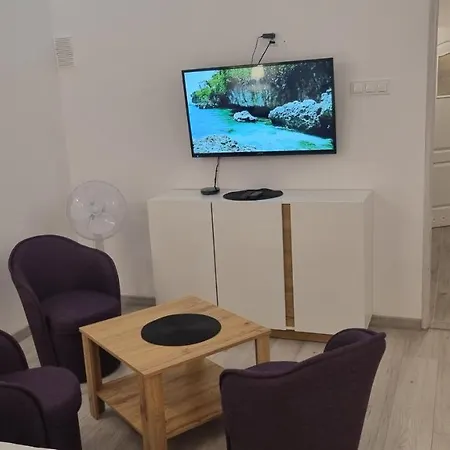 Etna 3. Mały Domek Z Parkingiem . Morgowa. Apartamento *